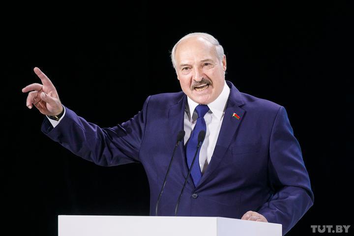 卢卡申科|白俄罗斯总统卢卡申科回应逃亡谣言：我还活着，还在国内