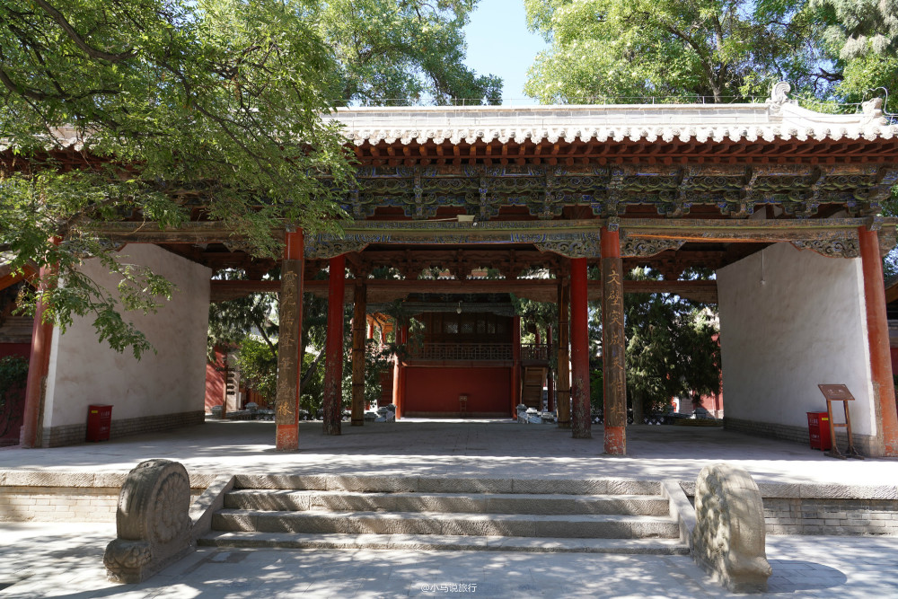 武威文庙始建于明正统二至四年,早期的文庙包括了儒学院,孔庙,文昌宫3