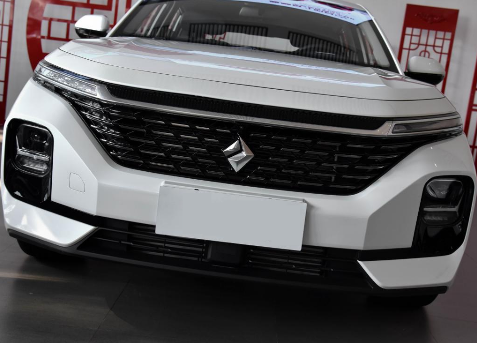 465米长起售价598万车内双液晶大屏新宝骏rc5到店实拍