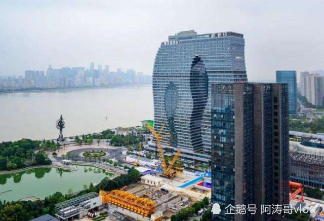 杭州面积人口_杭州有望“合并”的两个区,面积不超过30平方千米,却人口密集