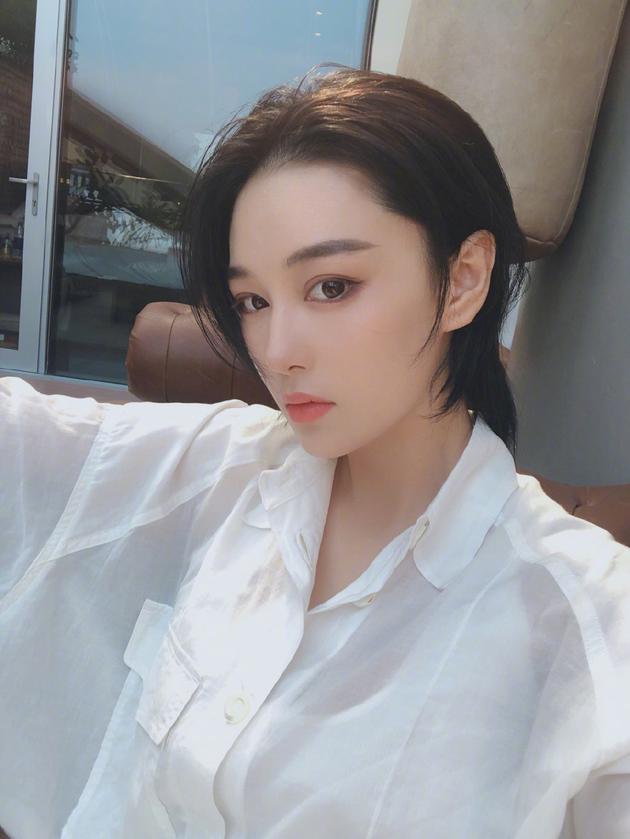 张馨予|明星不易：张馨予被当粉丝，张歆艺被爸爸屏蔽，李荣浩晒自拍被嘲