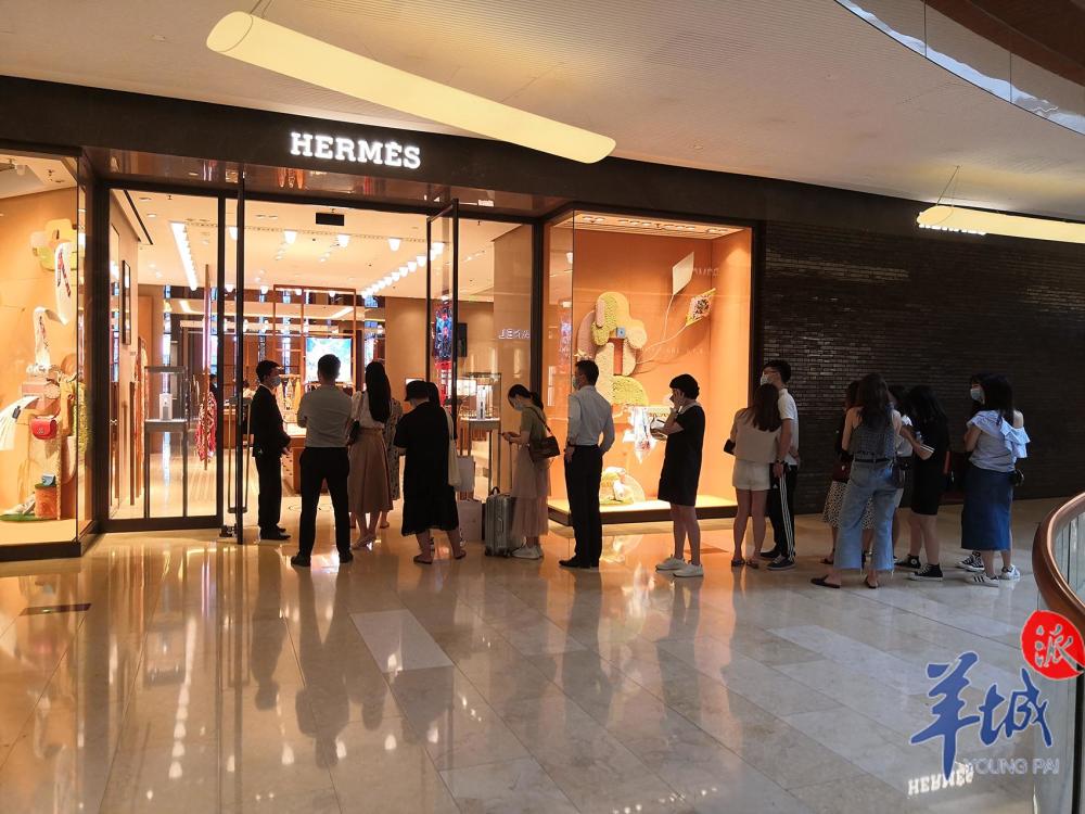 广州太古汇奢侈品店"排长龙",三轮促销拉动消费近1.2亿元