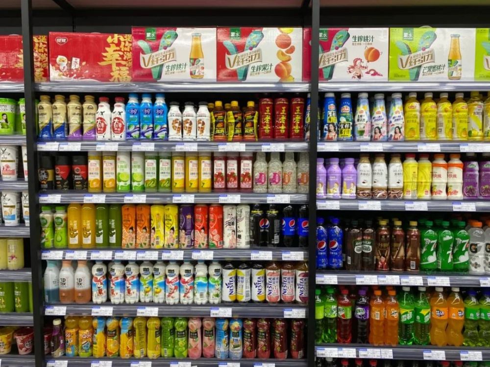 超市饮料货架可以分析当地消费水平,物流便利程度