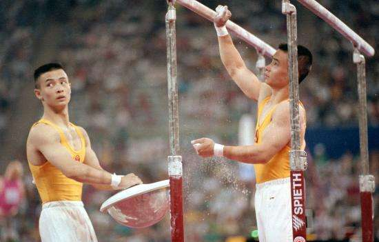 李小双与李大双一同现身两鬓斑白发福明显兄弟二人47岁均无孩