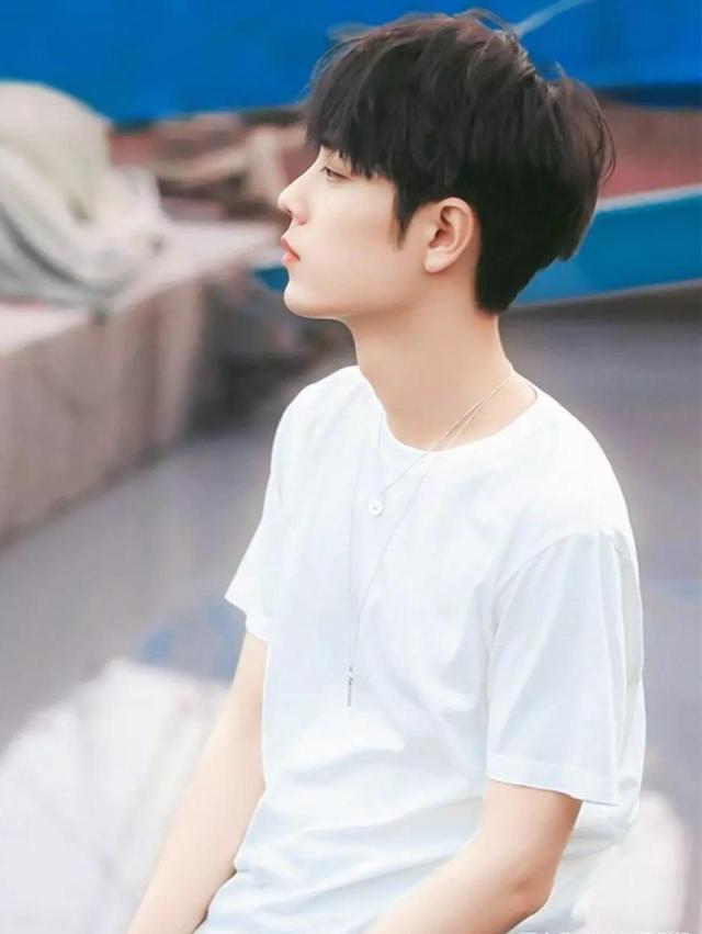 肖战|2020亚太区最帅百张面孔，肖战入围前10，第1名惨遭质疑