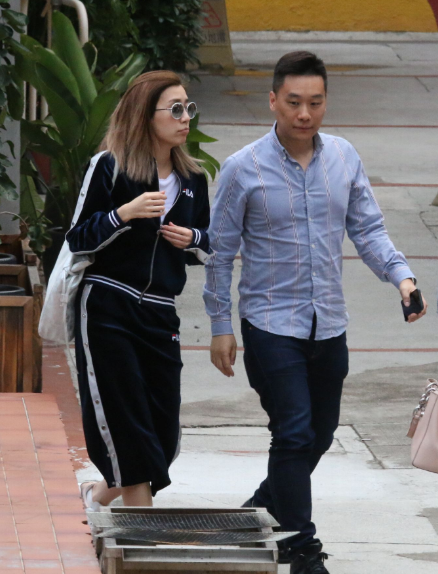 tvb花旦疫情停工在家为男友下厨 不会挑选新鲜食材需靠家佣帮手