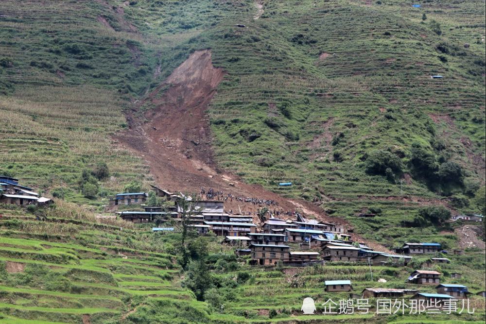 山体滑坡|64人家中睡觉，结果惨遭活埋，16人死亡40人失踪