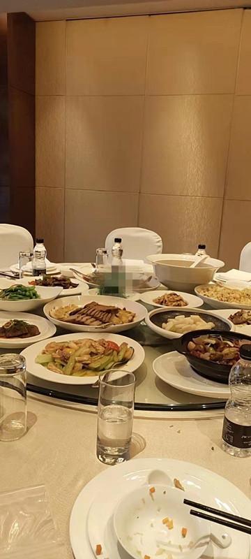 TS阿豆说了刚来北京之后吃的第一顿饭就是“红烧牛肉面”