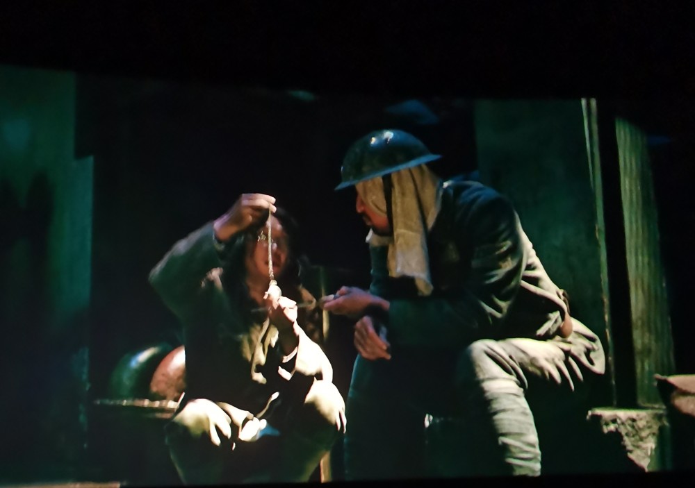 八佰|看过《八佰》点映，太胡扯太失望，生生糟蹋了这个好题材