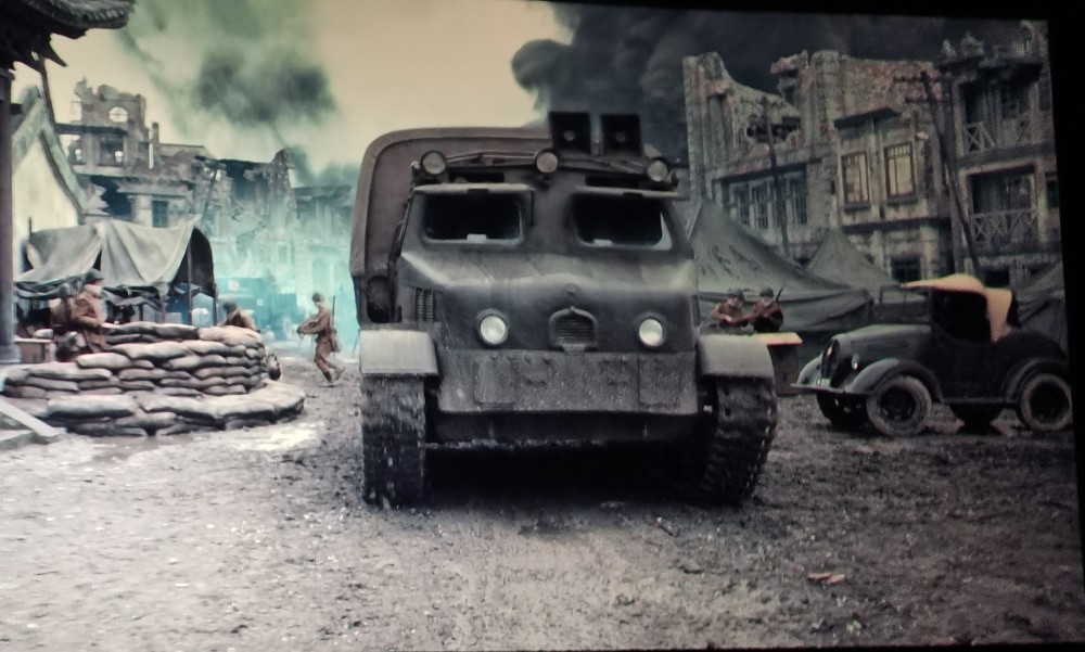 八佰|看过《八佰》点映，太胡扯太失望，生生糟蹋了这个好题材