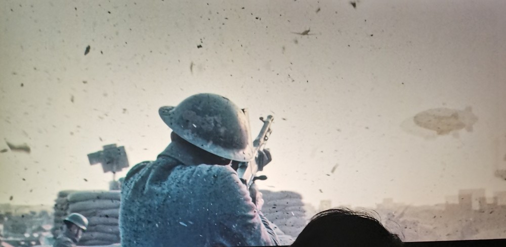 八佰|看过《八佰》点映，太胡扯太失望，生生糟蹋了这个好题材