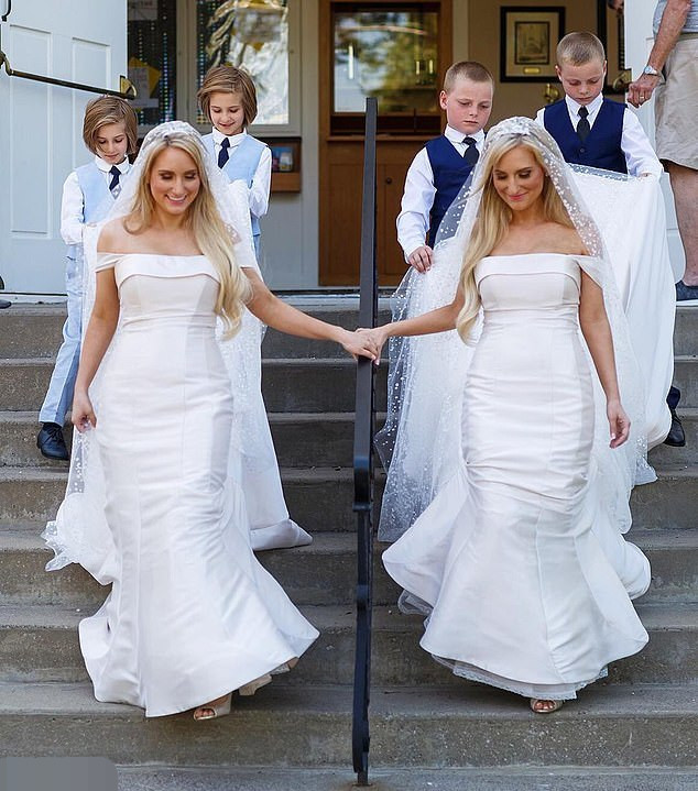 布里安娜·迪恩|双胞胎姐妹在同一天嫁给双胞胎兄弟，姐妹俩又同时怀上了孩子