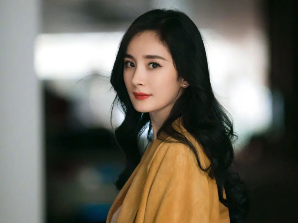 杨幂|知名女星跟迷弟小鲜肉又被拍到同居了！跳过官宣恋爱直奔结婚？