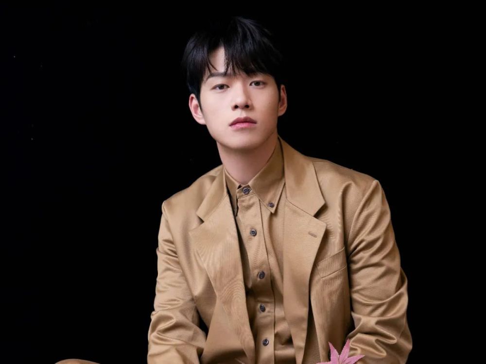 杨幂|知名女星跟迷弟小鲜肉又被拍到同居了！跳过官宣恋爱直奔结婚？