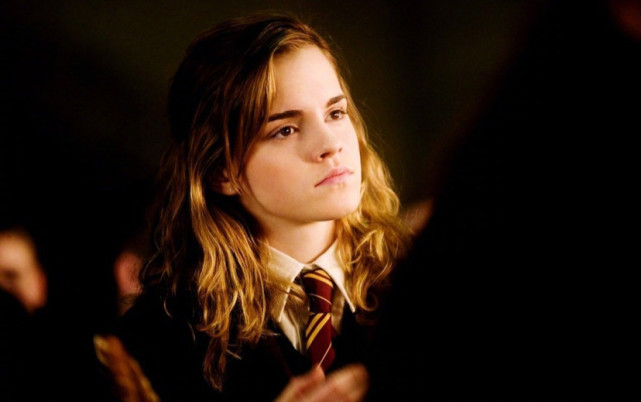 哈利波特与魔法石重映美女学霸艾玛沃特森再现身智慧美貌并存