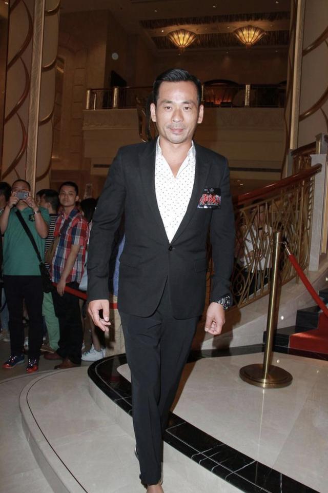 洗米嫂|洗米嫂懒理洗米华与Mandy复合为24岁继子庆生，家族地位固若金汤