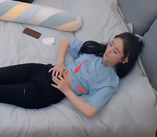 赵丽颖健身暴露产后身材恢复情况床上锻炼这2招学起来