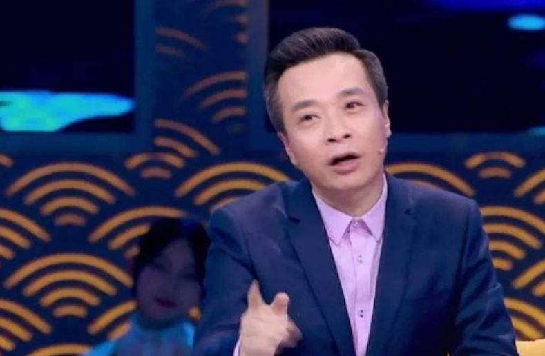 康震|红得发紫的康震，因“云想衣裳花想容”被大教授质疑，他错了吗？