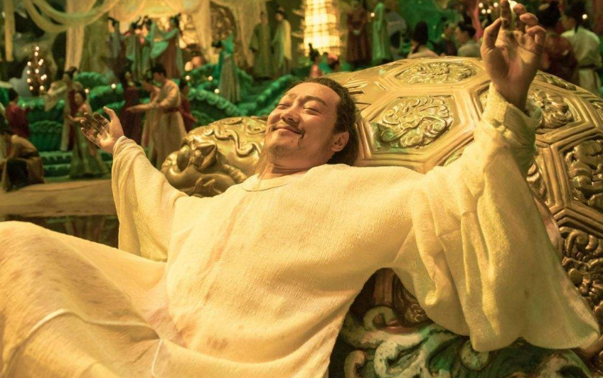 康震|红得发紫的康震，因“云想衣裳花想容”被大教授质疑，他错了吗？