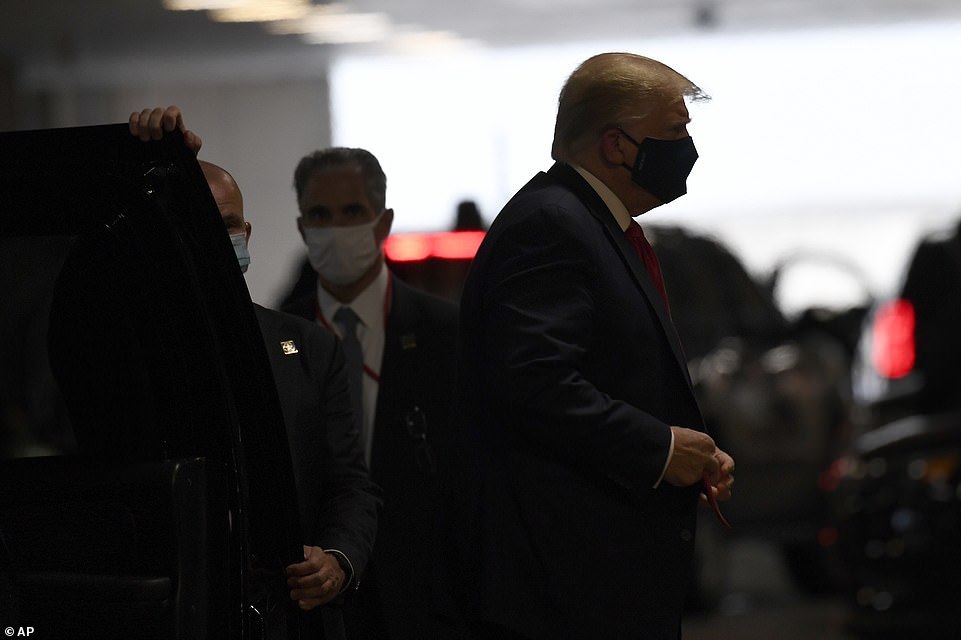 唐纳德·特朗普|特朗普赴医院看望72岁弟弟，重病时仍帮总统哥哥打官司