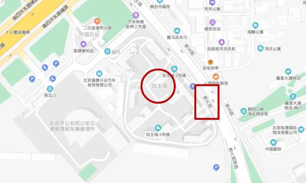 马路|现成的停车场不用，非要违规停在马路上，这是为什么？