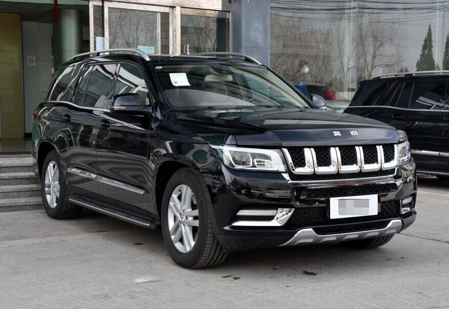 2021款北汽bj90亮相,预售80万,4.0t动力,比宝马x5还霸气