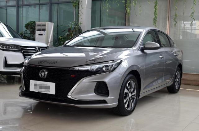 2021款长安逸动亮相14t6at预售8万造型比思域还帅气