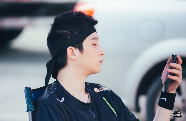 4am战队颜值担当,永远化身明星选手,粉丝:被天使亲吻过的五官
