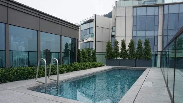 纪晓波|曝纪晓波公司亏损39亿，他却独赚775万，吴佩慈三度按揭豪宅济男友