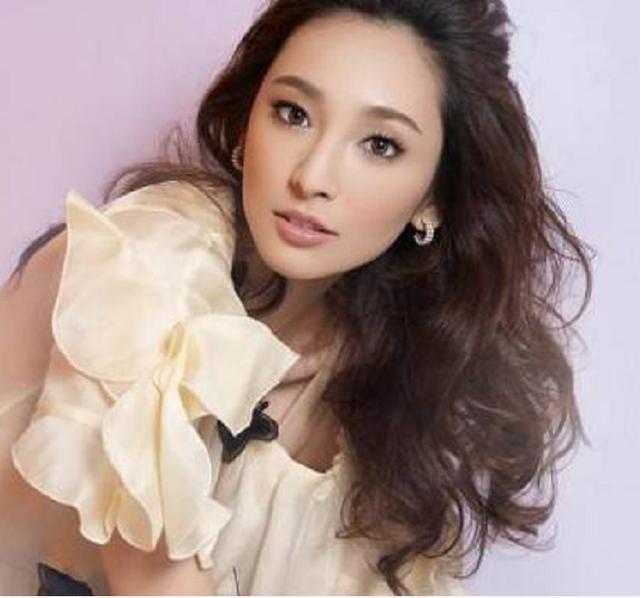 纪晓波|曝纪晓波公司亏损39亿，他却独赚775万，吴佩慈三度按揭豪宅济男友