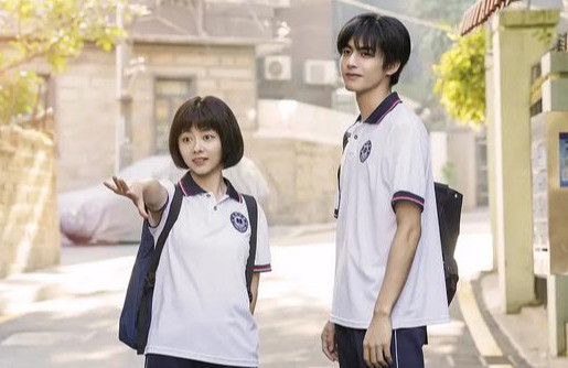 以家人之名|同期上映的三部剧，为何只有《以家人之名》脱颖而出，答案其实很简单