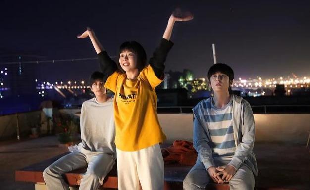 以家人之名|同期上映的三部剧，为何只有《以家人之名》脱颖而出，答案其实很简单