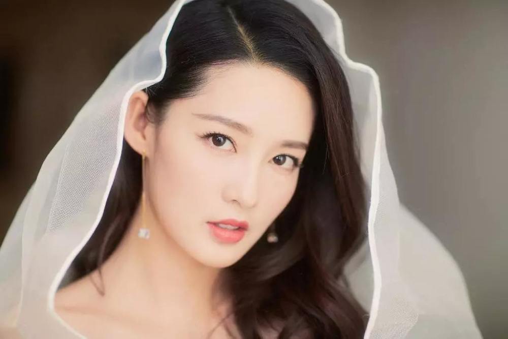 李沁_体育明星|李沁终于选对剧本，这部剧女主比《庆余年》林婉儿更适合她