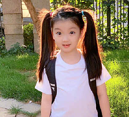 阿拉蕾妹妹曝光样貌比姐姐还可爱可以准备准备出道了