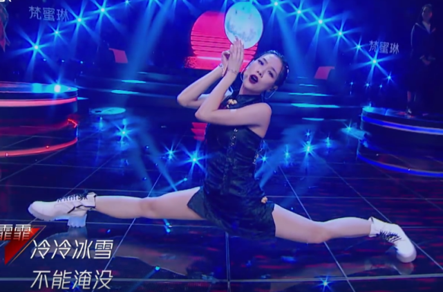 王霏霏,孟佳默契十足,《一剪梅》动作完全相似,果真心有灵犀!