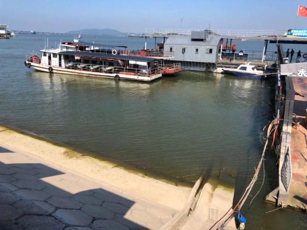 今天,湖口水位终于退出警戒线!西门渡口,客运码头闸口正在拆除!_腾讯