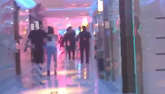 王岳伦|又被拍到这么亲密的画面？这次怎么跟老婆解释？