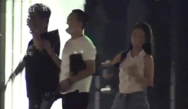 王岳伦|又被拍到这么亲密的画面？这次怎么跟老婆解释？