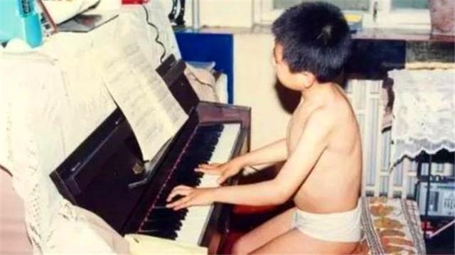 郎朗|为了练琴，8年不让与母亲见面，婚姻由父亲做主，郎朗真的成功吗