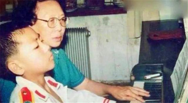郎朗|为了练琴，8年不让与母亲见面，婚姻由父亲做主，郎朗真的成功吗