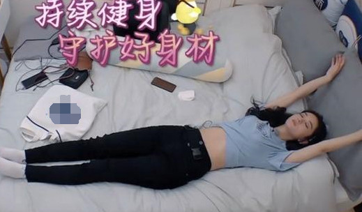 赵丽颖|赵丽颖给客人点菜自称“小姐姐”，不料被小朋友喊“阿姨”，颖宝反应引热议