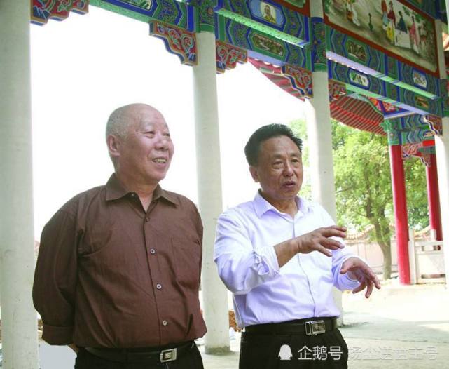 湖南当地媒体曾报道,倪福林1949年生于湖南益阳,不到30岁转业至益阳市