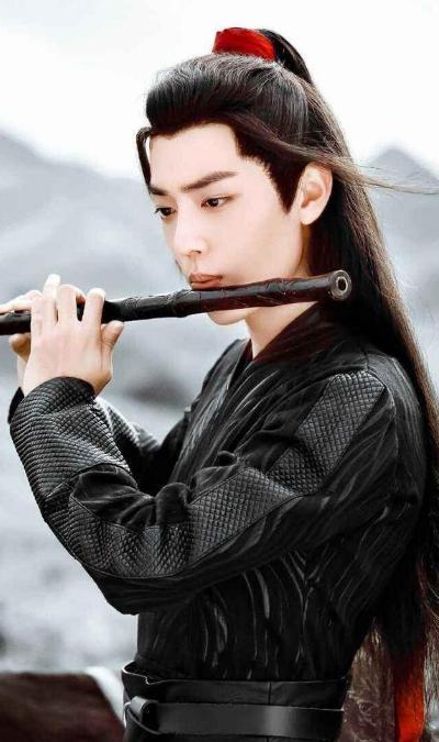 肖战|把“讨厌肖战”写在衣服上的人，到底是怎么想的？