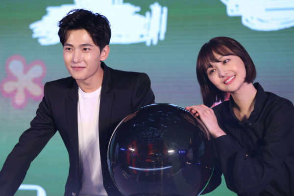 郑爽|郑爽发长文回应争议：早就放弃人设靠粉丝喜欢，网友却质疑蹭热度