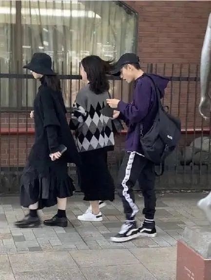 张一山|和张一山分手后疯狂营销遭吐槽，宋妍霏疑回应：我时刻保持初心