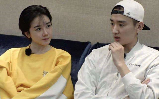 陈小纭|陈小纭否认和于小彤分手：绿色是我的应援色而已，被误会有点委屈