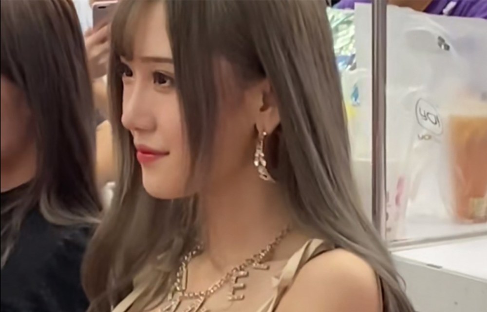 腐团儿价值一千万的脸,参加线下漫展照片流出,现场素