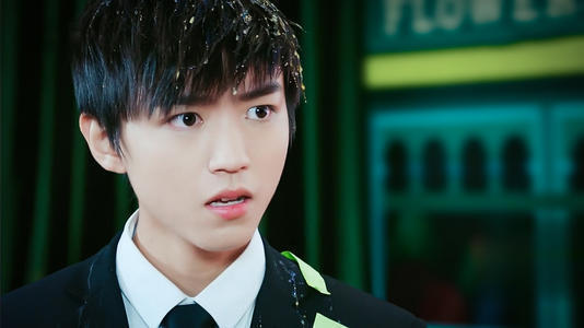 我和我的家乡|徐峥在中国电影直播首秀，夸王俊凯在《我和我的家乡》表演很惊喜