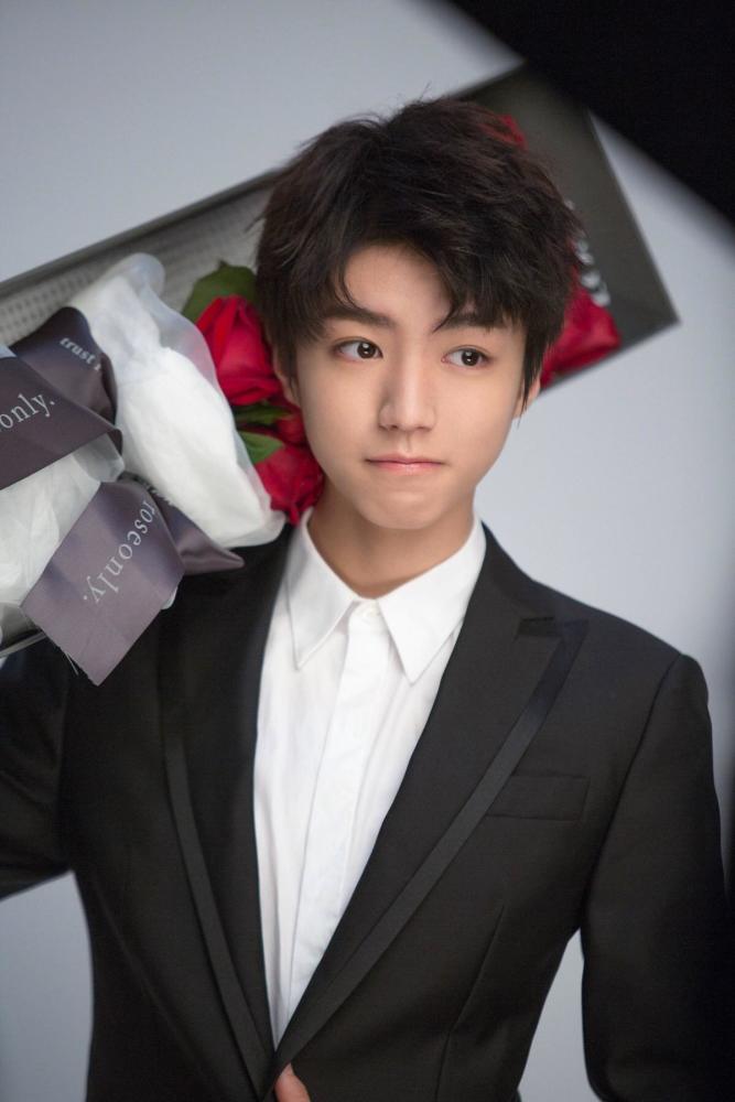 我和我的家乡|徐峥在中国电影直播首秀，夸王俊凯在《我和我的家乡》表演很惊喜