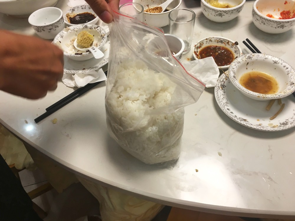 珍惜糧食拒絕浪費飯店打包的剩米飯這樣做香噴噴好吃不浪費